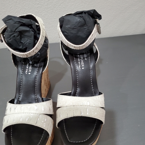 Couture Donald J Pliner Ivory Metallic Gator Cork Wedges size 6.5 - Picture 5 of 13